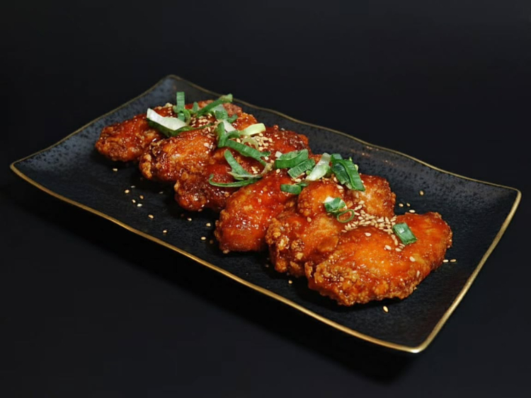 Torotoro Ramen Bar slider image