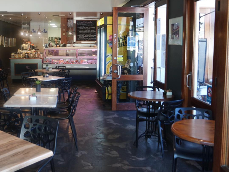 Cafe Denada slider image
