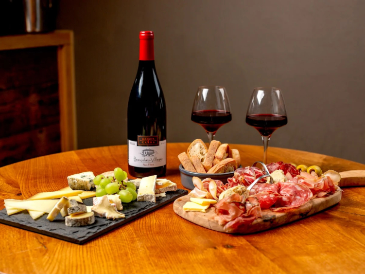 Bank - Notes Coffee Roasters & Bar slider image