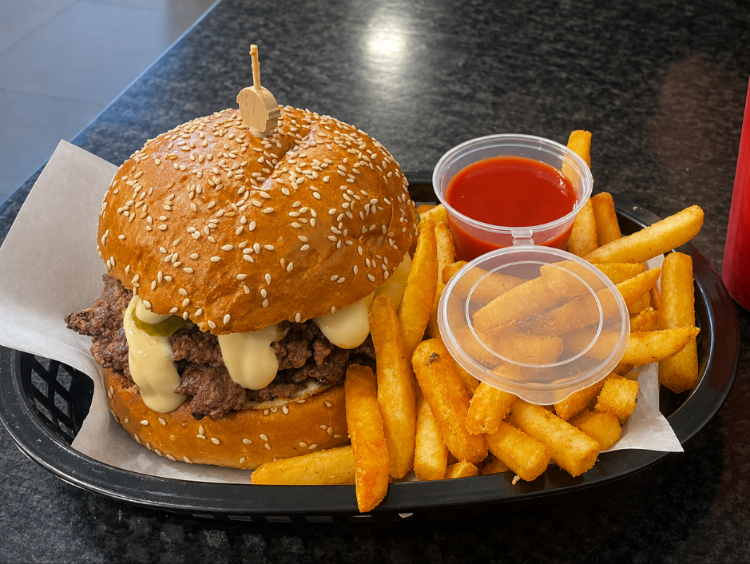 Bun N Bite Smash Burgers slider image
