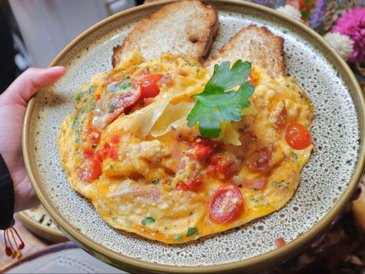 Vespa Rossa - Degraves St slider image