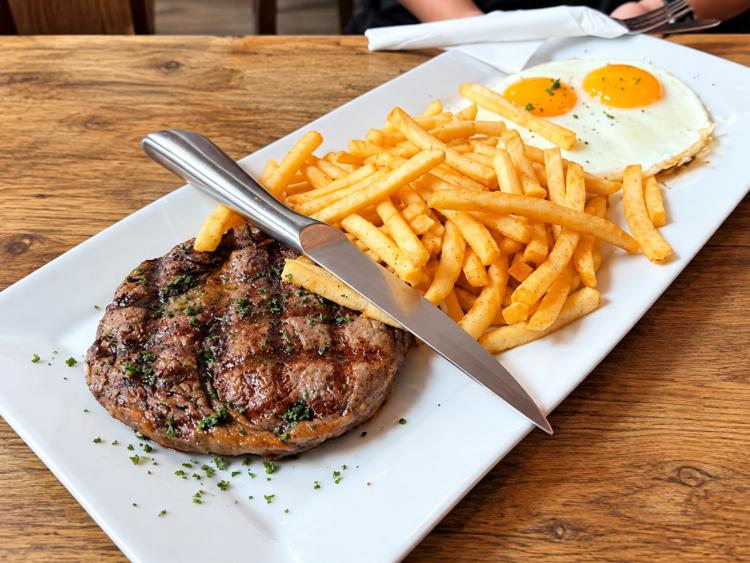 Chargrill - Grill Restaurant and Bar slider image