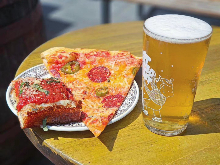 Renato's Downstairs Bar & Pizzeria slider image