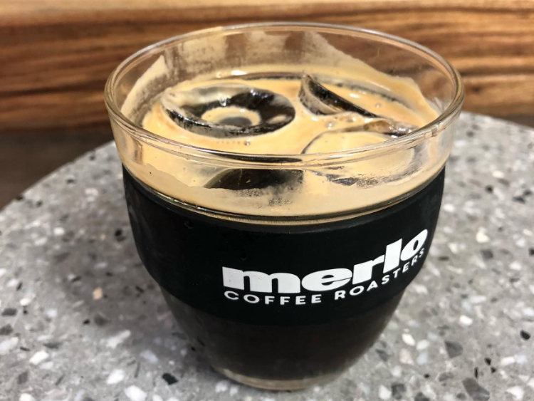 Burleigh Beach Kiosk slider image