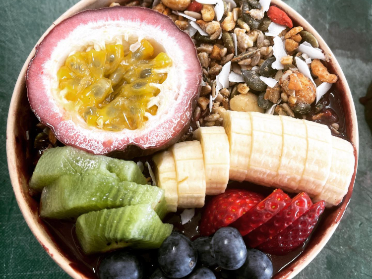 Burleigh Beach Kiosk slider image