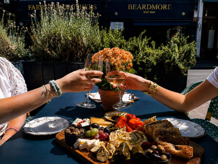 Sloane Street Auctions Bar & Cafe slider image