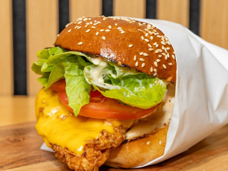 BLIV Cafe & Burger Bar slider image