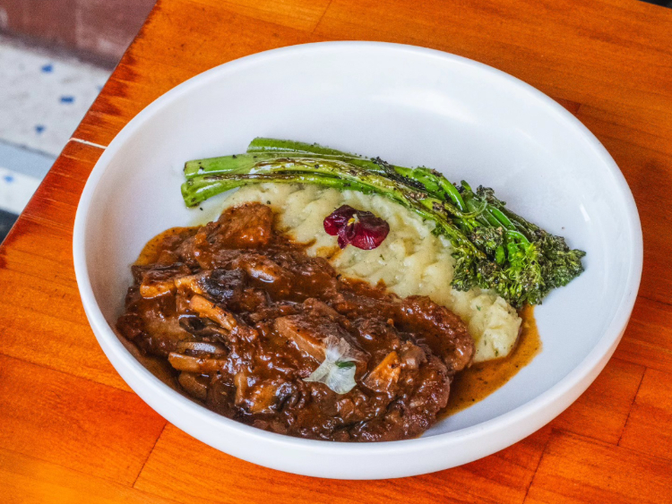 Gucce Pizzeria e Cucina Italiana  slider image