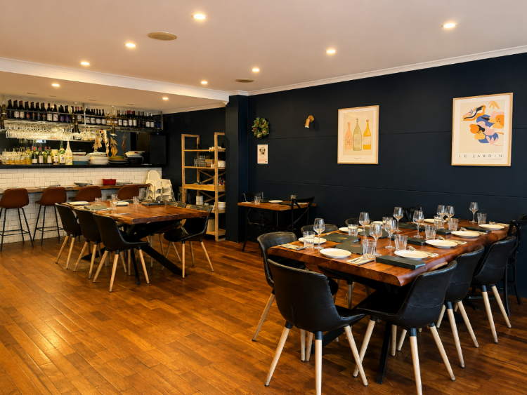 Jicca Dining slider image