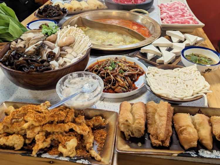 Jiu Long Ding Chongqing Hot Pot slider image