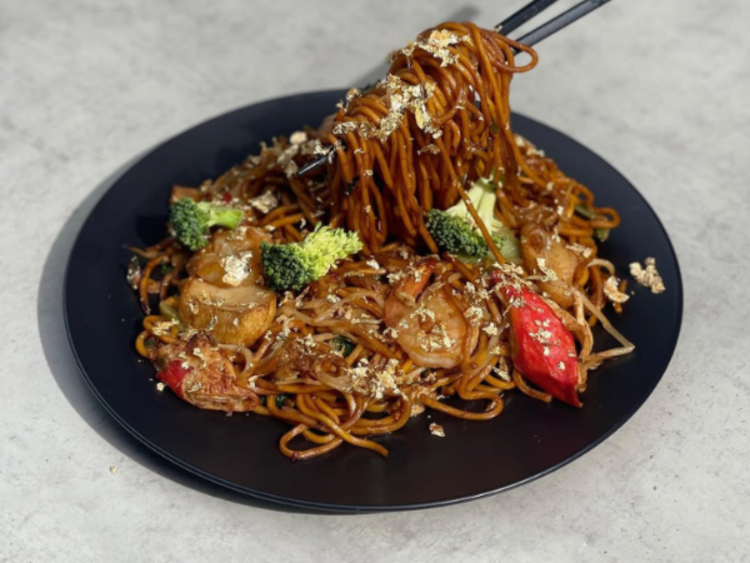 Yin Yang Wok & Soup Bar slider image