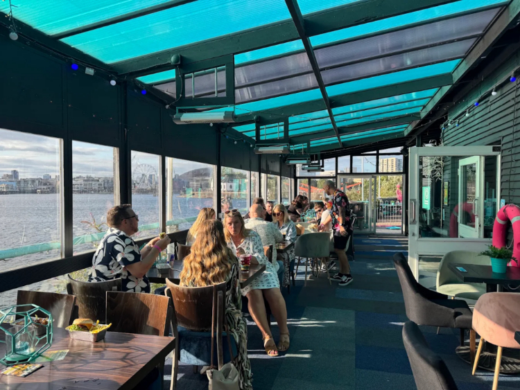 Lo Lounge slider image