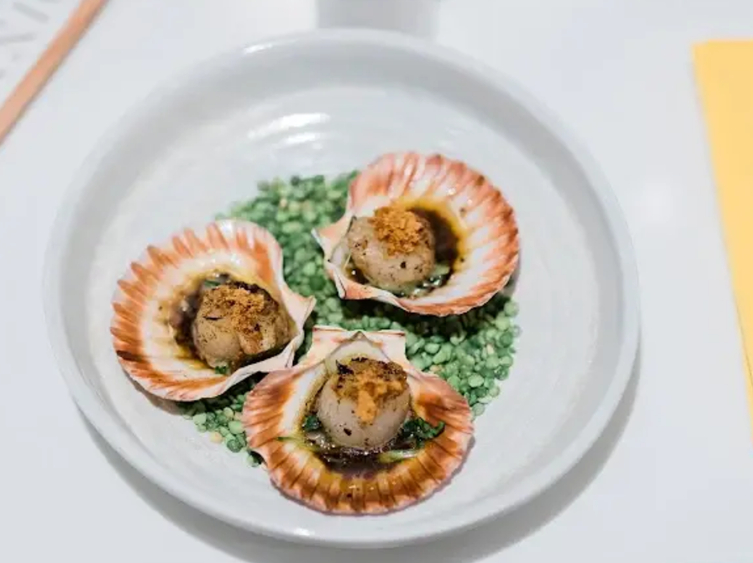 Thomas St. Kitchen & Bar slider image