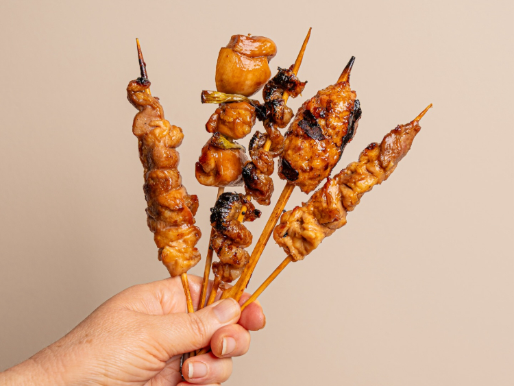 Yari Club slider image