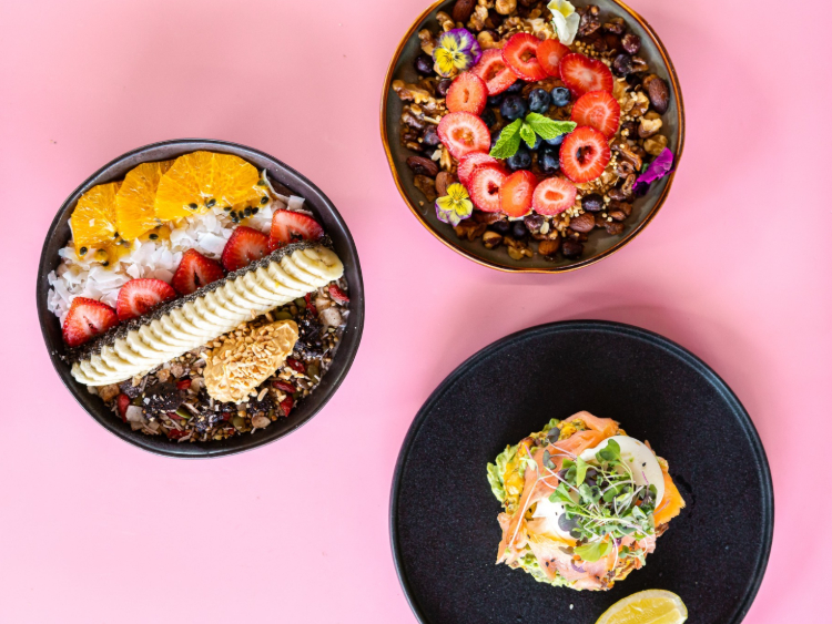 Pinkie Cafe slider image