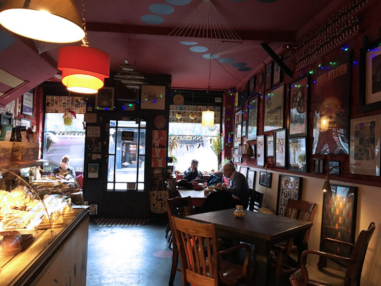 Hennesseys Coffee Lounge slider image