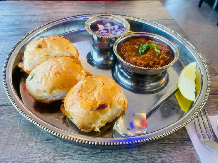 NH44 Indian Restaurant slider image