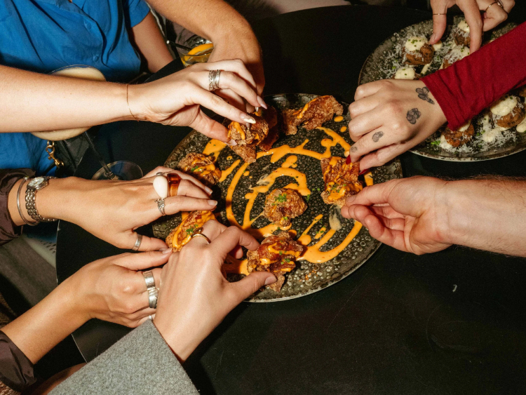 Henley House slider image