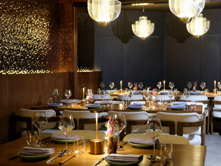 Nanyang Blossom - Knightsbridge slider image