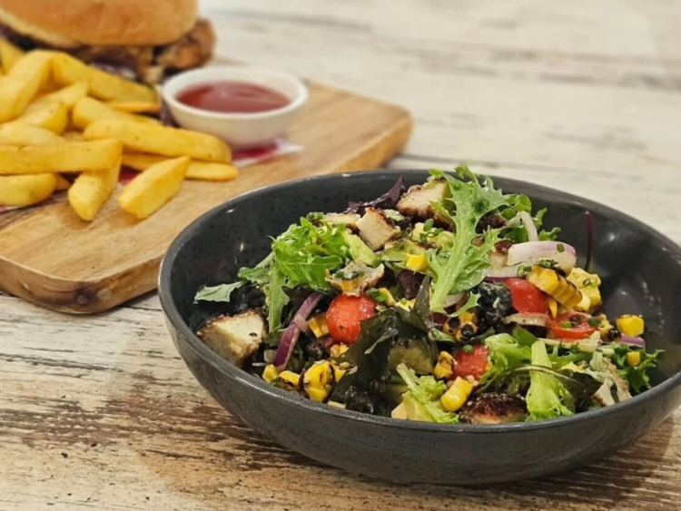 Elvy's Cafe slider image