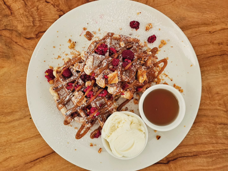 Elvy's Cafe slider image