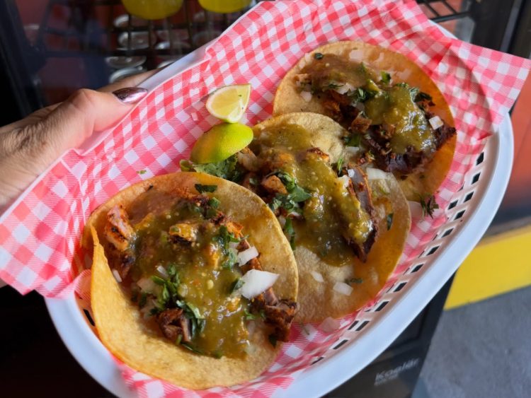 Fofo's Taqueria slider image