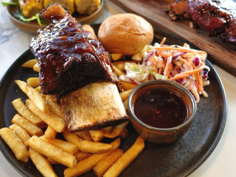 Bullrush Bistro Smokehouse slider image