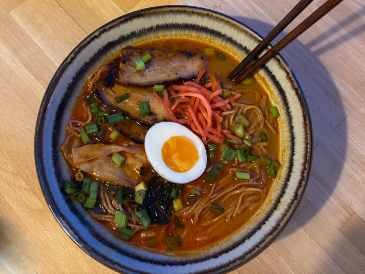 Maki & Ramen slider image