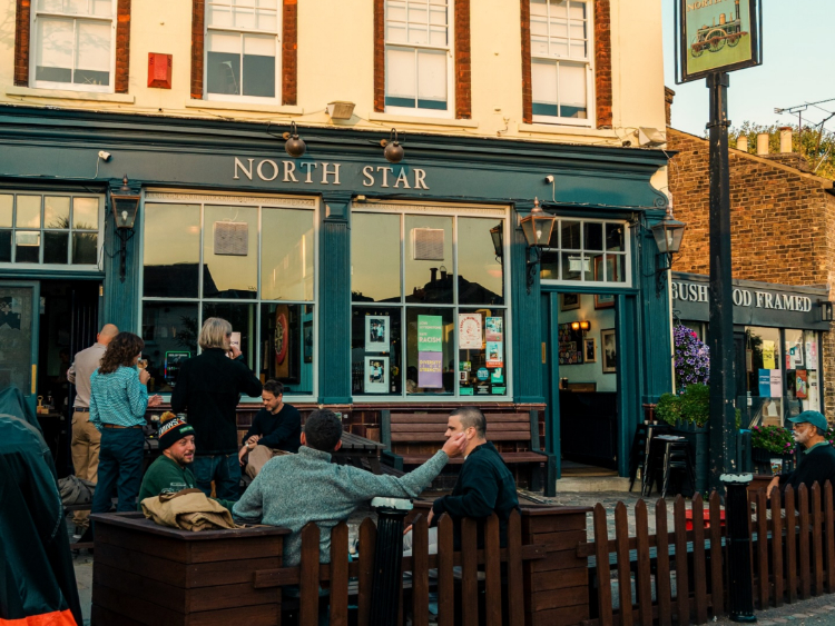 Papi's Munchies - Leytonstone slider image
