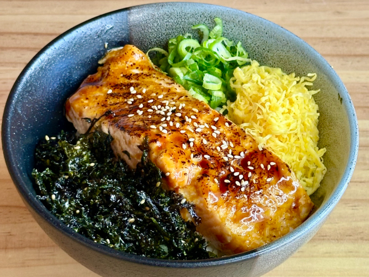 Tomo Donburi slider image