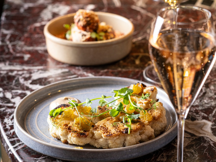 Porter House Grounds & Cellar Door slider image