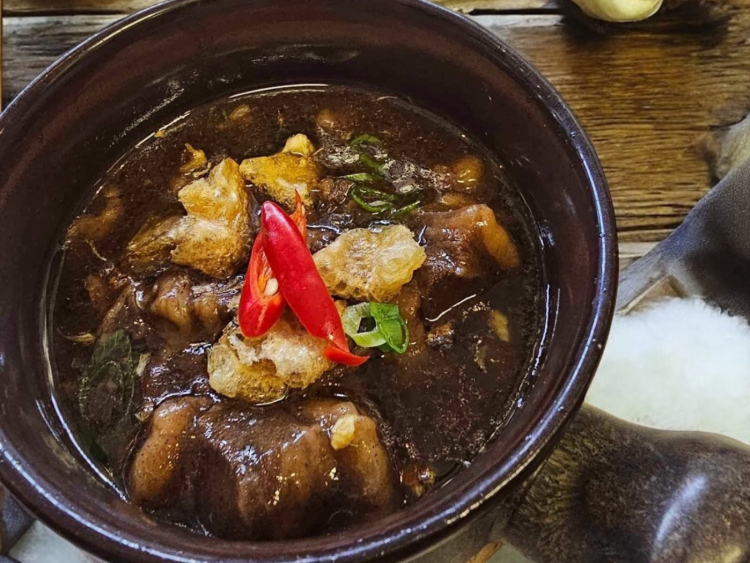 Sharon May's Filipino Cuisine slider image