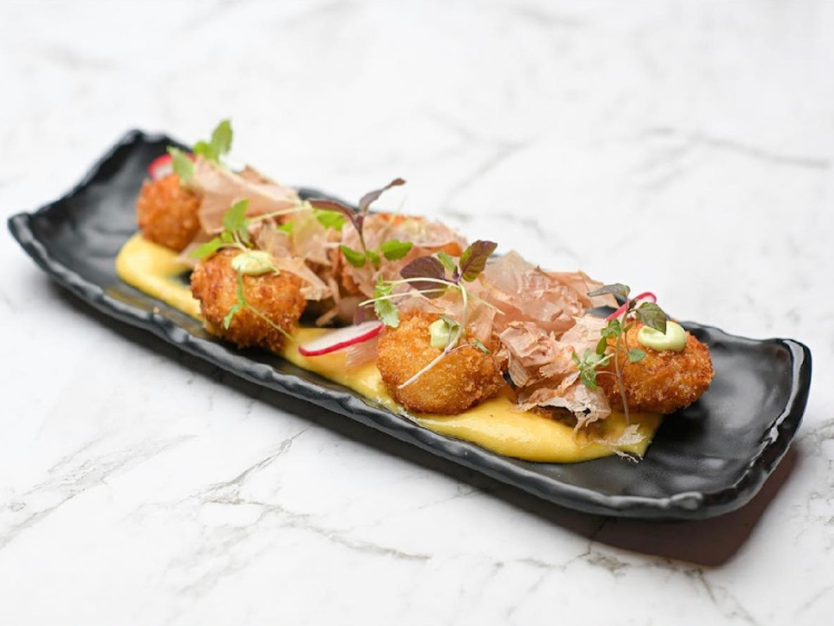 Sushi Roya slider image