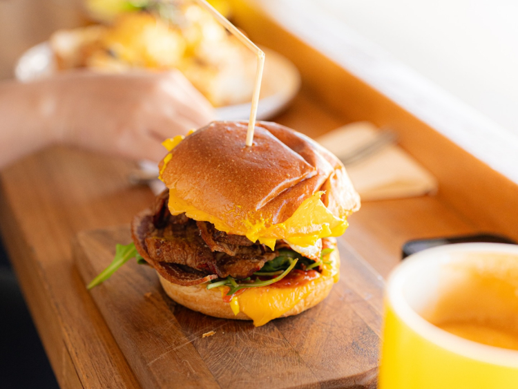 Kumbira Cafe & Grill slider image