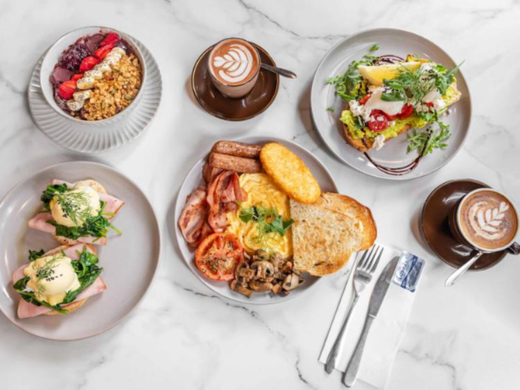 Luxe8 Cafe & Bar slider image