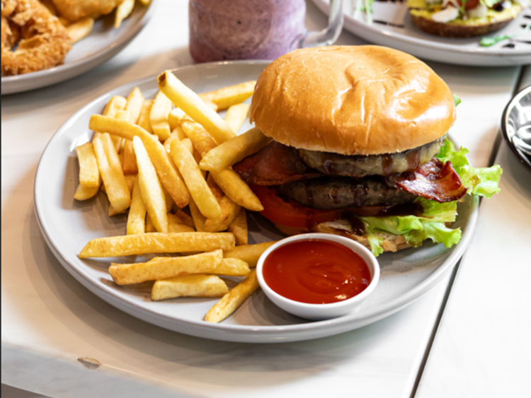 Luxe8 Cafe & Bar slider image