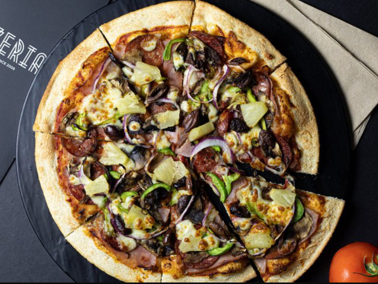 Coolangatta Pizzeria slider image