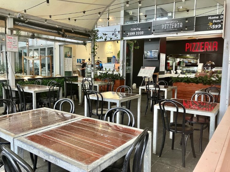 Coolangatta Pizzeria slider image