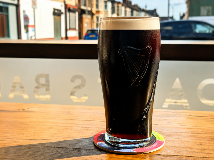 Paul's Bar L22 slider image