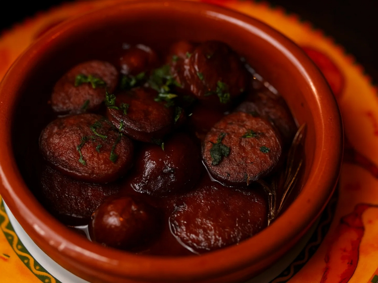 Lola Tapas & Wine - Restaurant Oval slider image