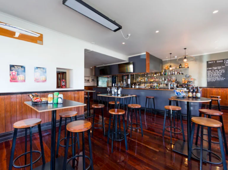 Customs House Hotel Bar slider image