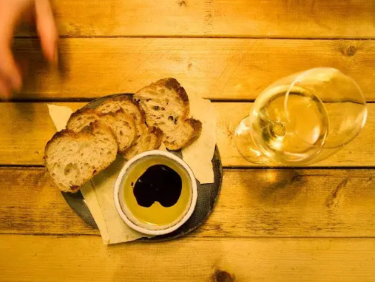Oak Wine & Art Bar slider image