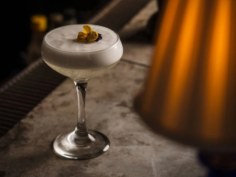 Paradiso Burger & Cocktail Bar slider image