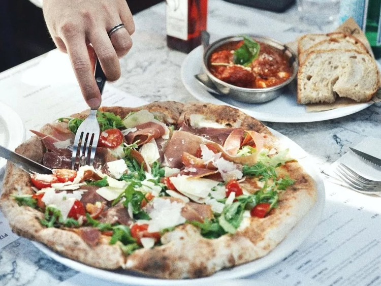 Santa Maria Pizzeria - Paddington slider image