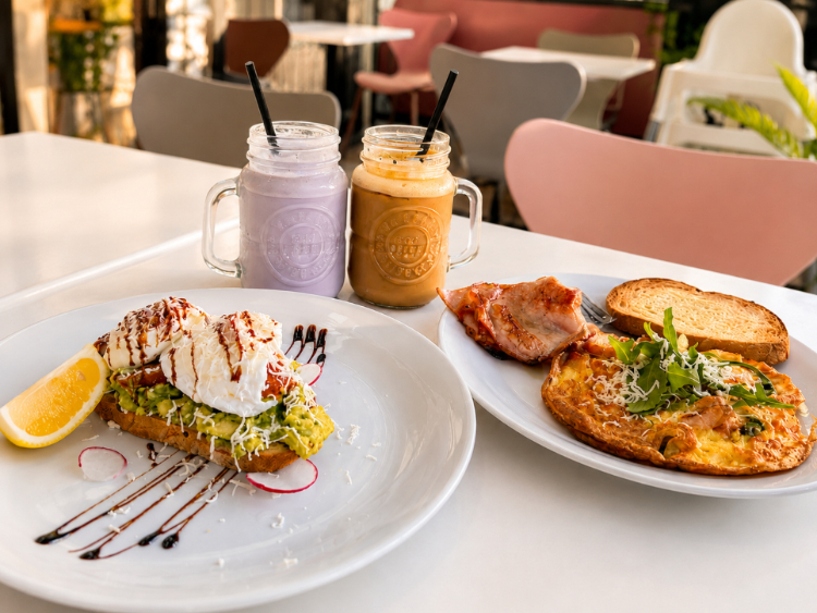 Cafe 3927 slider image