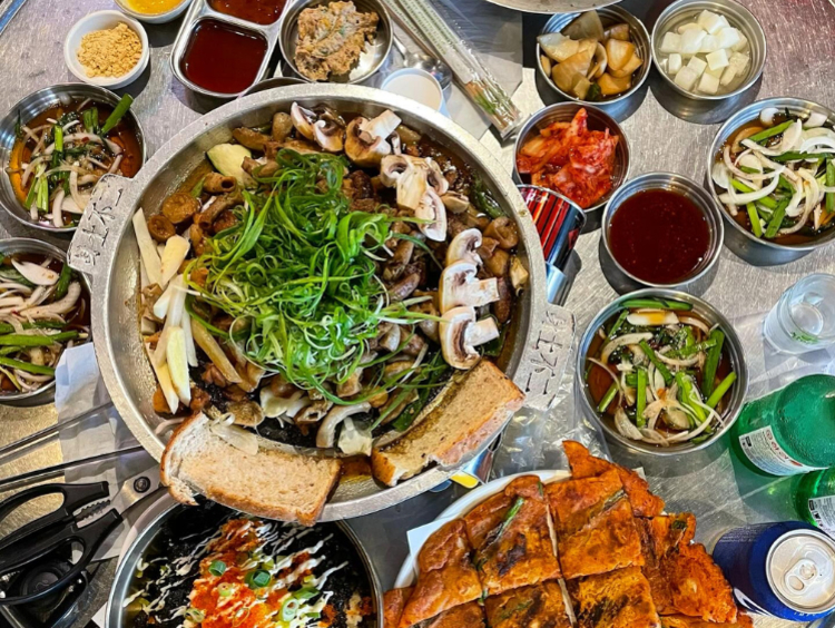 Suliya Korean Pocha x Gogiya Charcoal BBQ - Lidcombe slider image