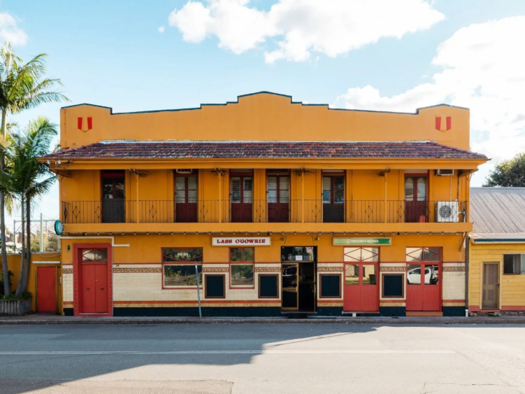 The Lass O'Gowrie Hotel slider image