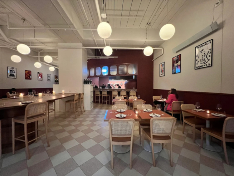 Rita's Bar and Restaurant slider image