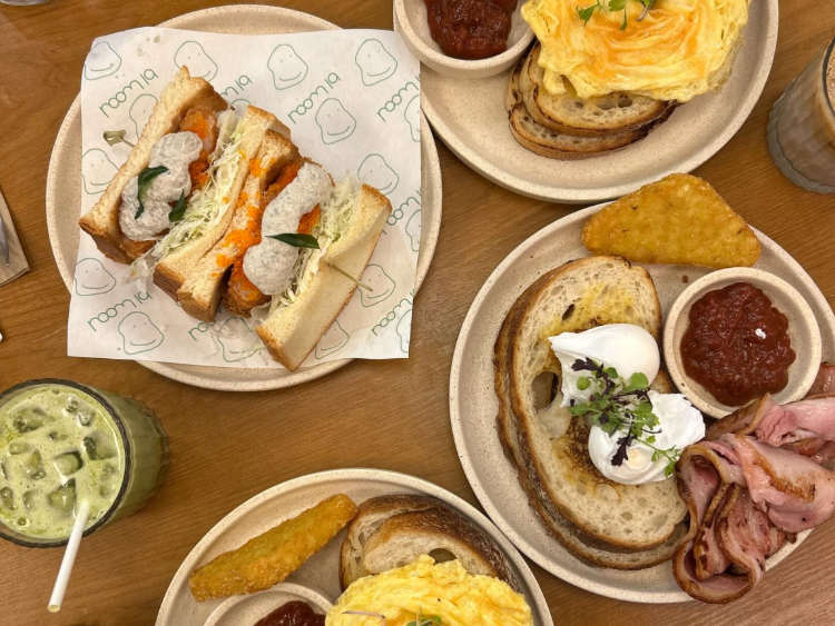 Room 19 slider image