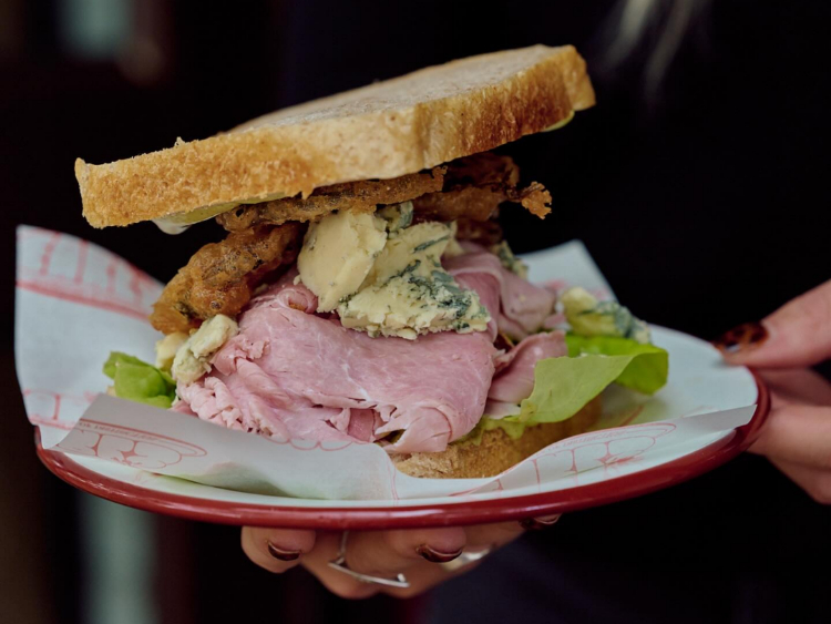 Earl's - Leytonstone slider image